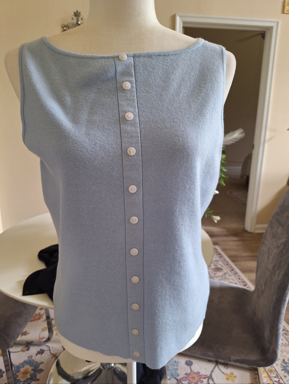SCOOP Sleeveless Light Blue Button-Back Knit Top Size L